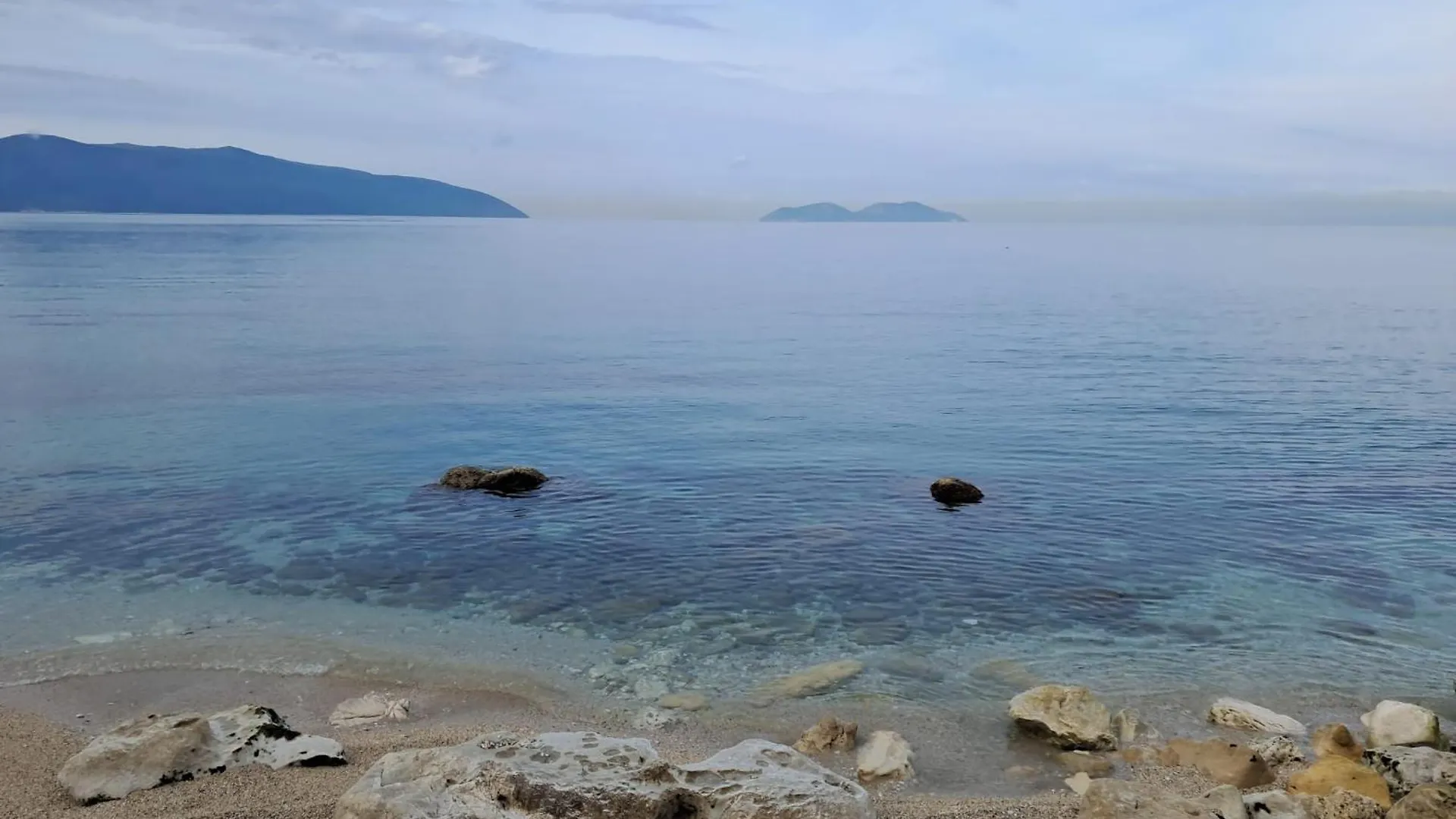 Wave Whispers Apt Vlorë 0*,  阿尔巴尼亚